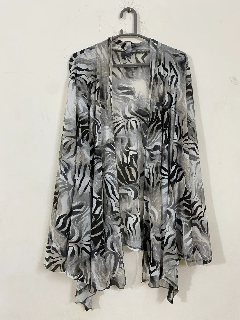 Open-Front Grey and Black Animal Print Stretchable Net Cardigan for Women — photo 2 of 2