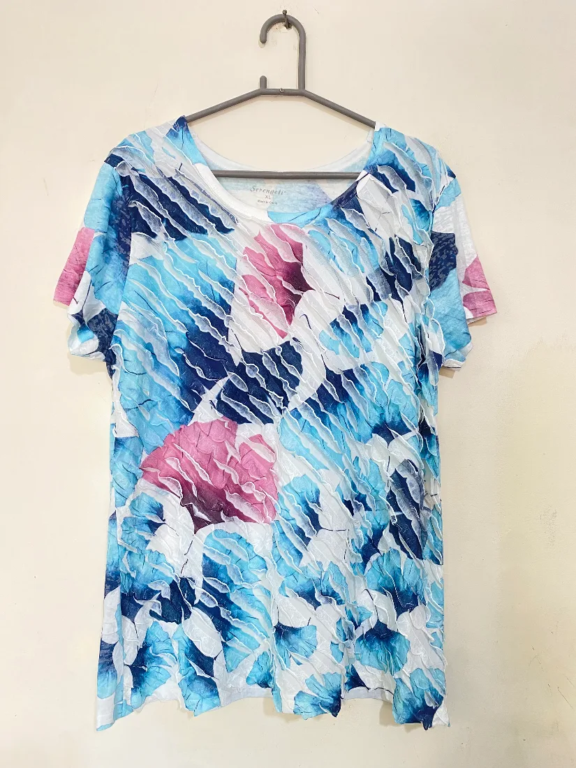 Blue and Pink Pleated-Texture Abstract Floral Top — photo 2 of 2