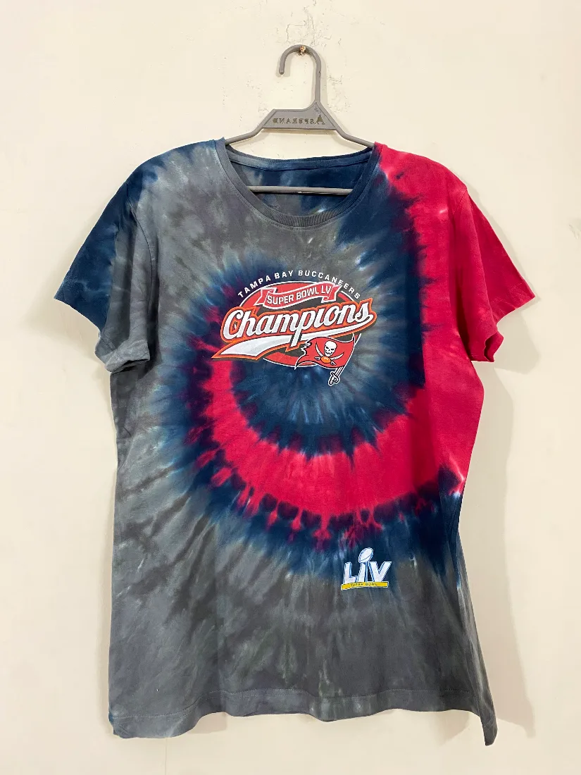 Stylish Multi-Color Tie-Dye T-Shirt for Women — photo 2 of 2