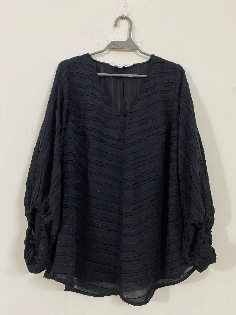 black-textured-v-neck-long-sleeve-Top — photo 2 of 3
