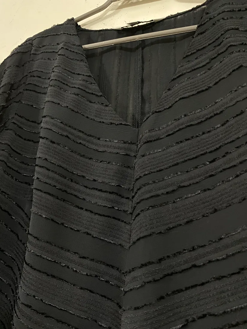 black-textured-v-neck-long-sleeve-Top — photo 3 of 3