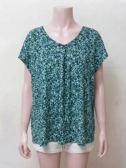 Stylish Green and Blue Animal Print Short-Sleeve tshirt for Women 