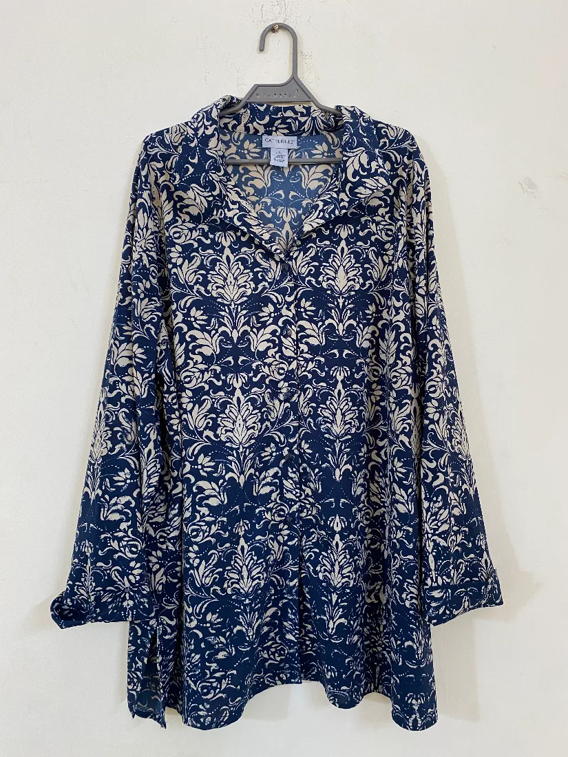 Stylish Navy Blue and Beige Damask Print Button-Down Shirt for Women    — photo 2 of 2